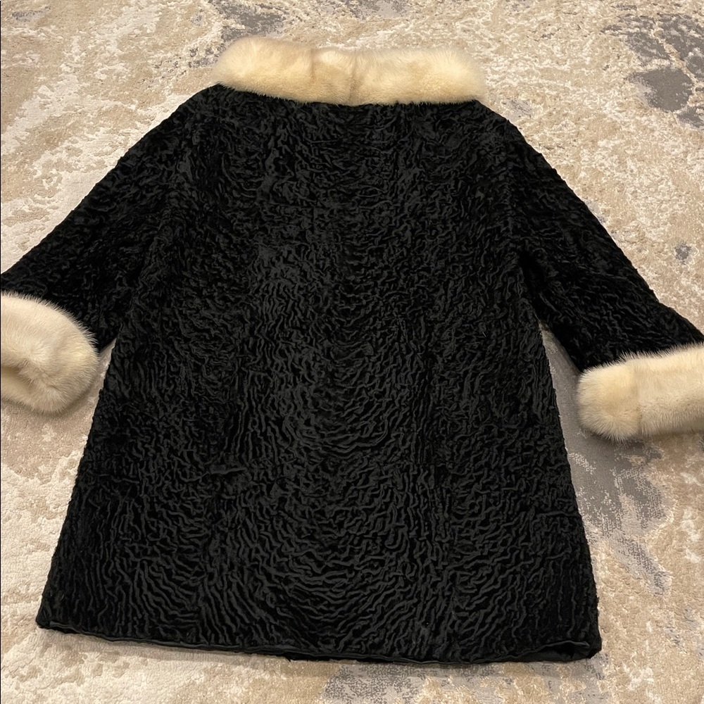Vintage Famous Barr Fur, Lamb with Mink Collar and and Cuffs Size 6 - Picture 10 of 15
